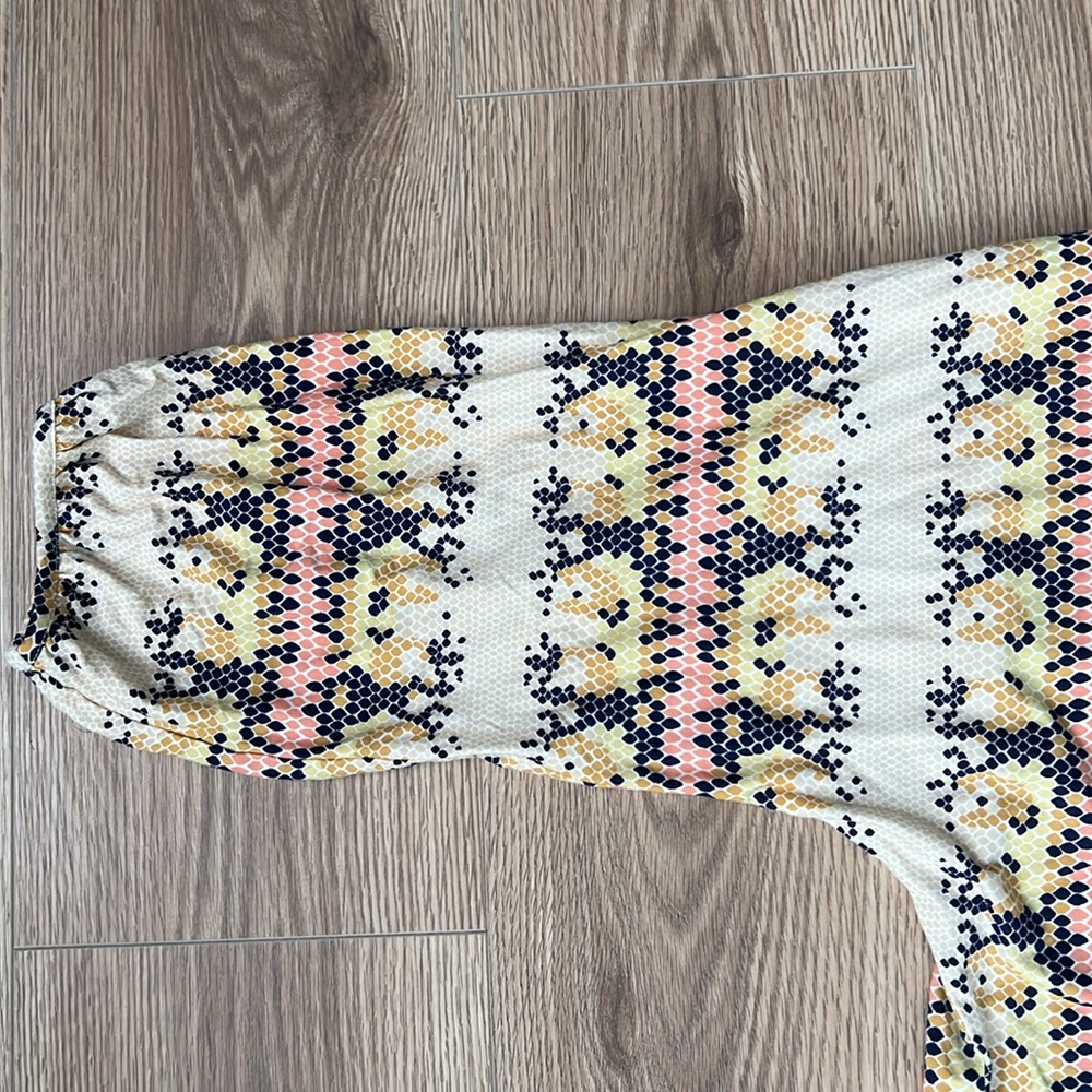 Great condition Anthropologie button down - Picture 6 of 12